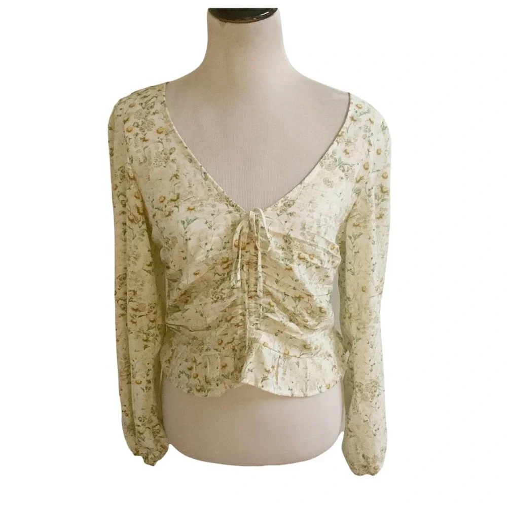 H&M Cottage Core Ruched Cropped Blouse Tie Front Cream & Yellow Size Medium - Picture 2 of 15